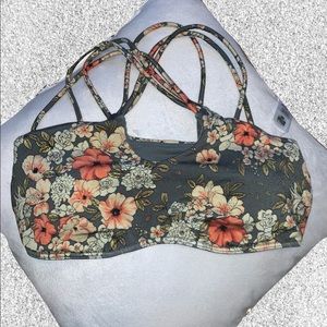 NWT billabong swim top